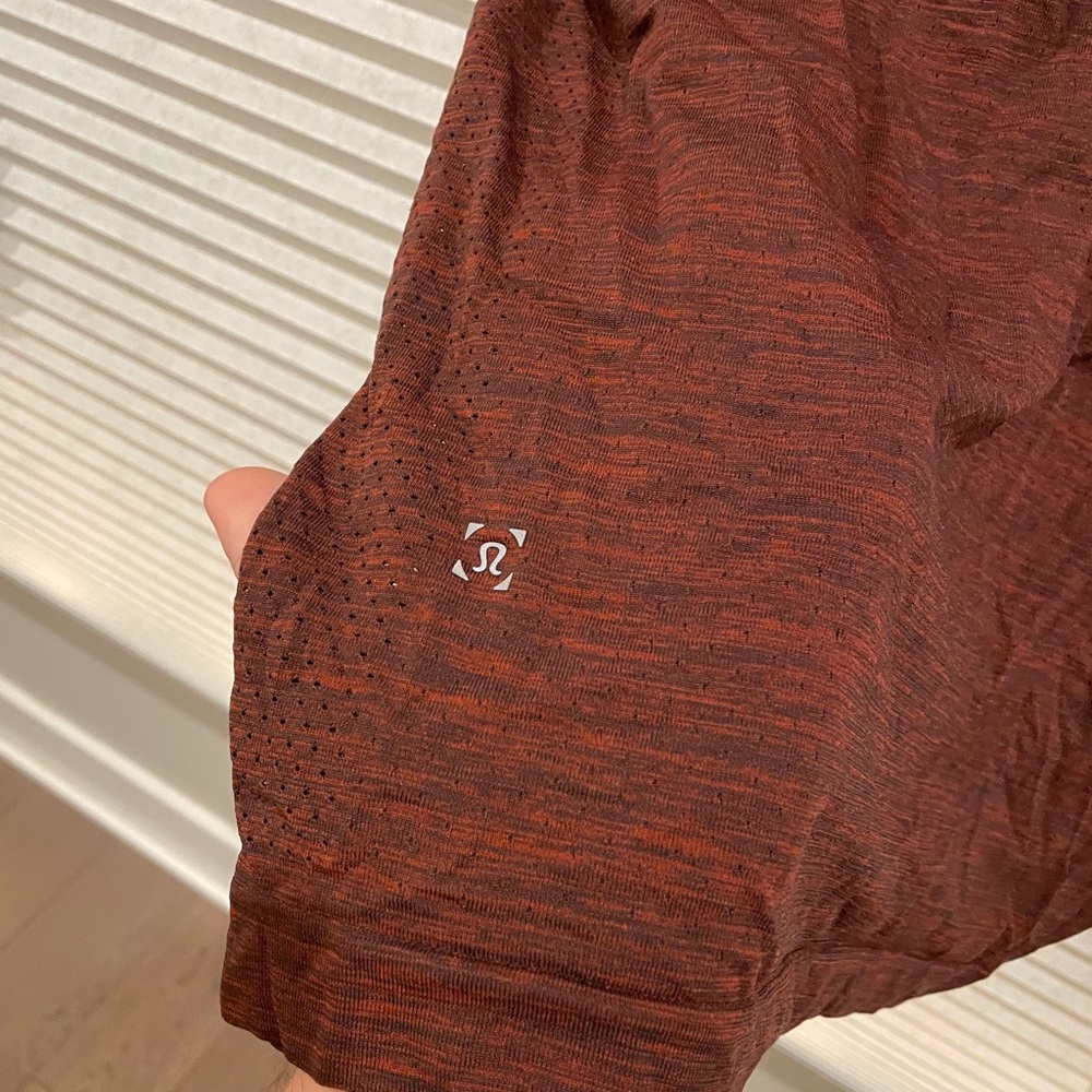 Lululemon Men’s Small T-Shirt